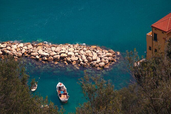 4-Hour Private Boat Experience From Positano - Stop 4: Grotta dello Smeraldo timing and what the extra ticket changes