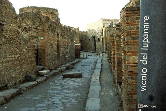 Amalfi Coast: Pompei & Vesuvius small group with Skip the line tickets - Comfort and small-group pacing: deluxe coach plus live commentary