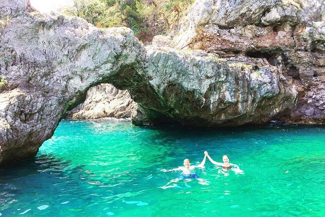 Amalfi Coast PRIVATE boat excursion from Positano - On-Board Comfort: Snacks, Drinks, Towels, and a WC