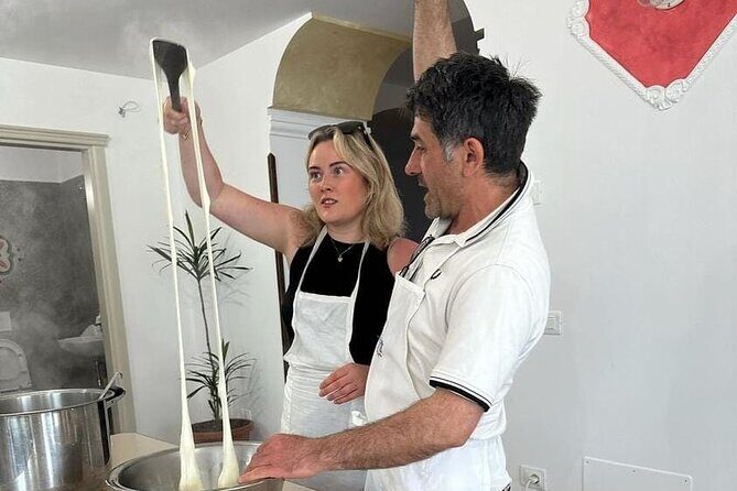 Amalfi: lezione di cucina su pasta, mozzarella e tiramisù - Getting Started at the Meeting Point in Agerola