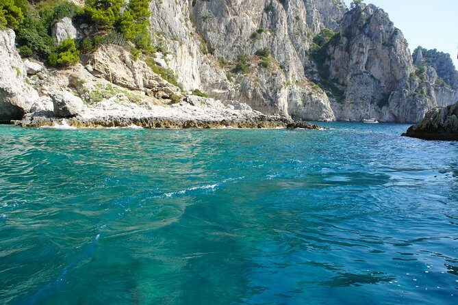 Capri & Blue Grotto Small Group Full-Day Boat Tour from Positano - Swimming and Snorkeling: Cooling Off Without Losing the Day