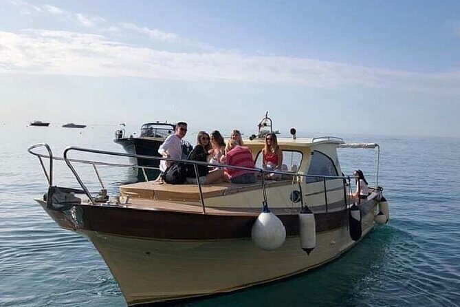 Capri Collective Boat Excursion from Positano - Guides and Captains: Who You Might Get