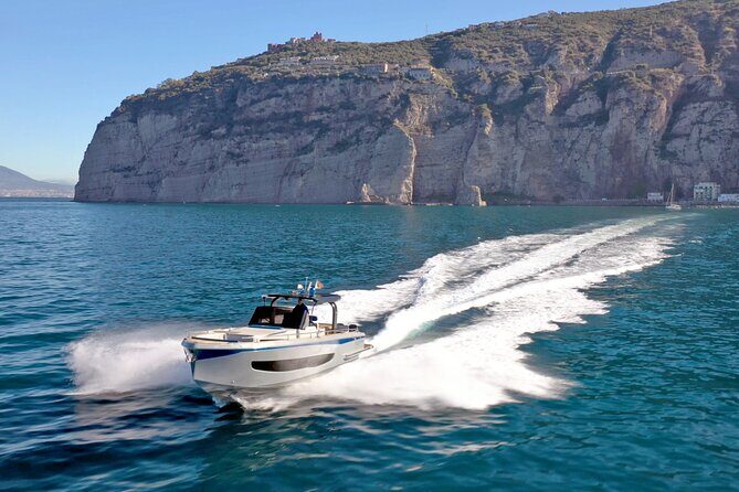 Capri Private all inclusive Boat Tour with City Exploration - 4 hours of Capri time: what you can do once you land