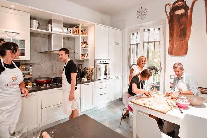 Cesarine: Home Cooking Class & Meal with a Local in Positano - Logistics in Positano: Small Group Size and Easy Starting Point
