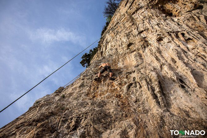 Climbing Experience - Positano - What you do on the rock: learning routes with a local pro