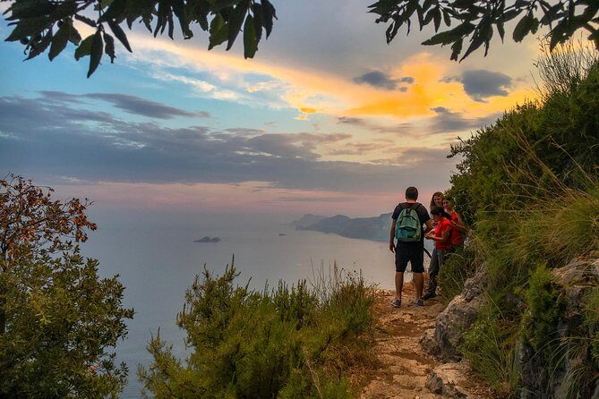 Discover "Path of theGods" private hiking tour from Amalfi Positano Sorrento - Positano Boats and the final approach back to town