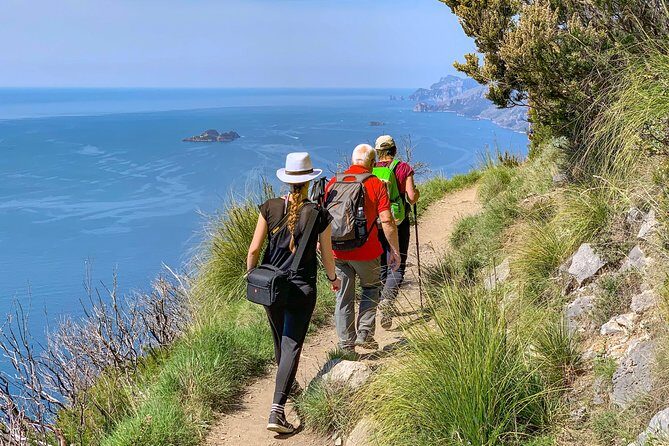 Discover "Path of theGods" private hiking tour from Amalfi Positano Sorrento - Bomerano di Agerola: starting above the coast, with local context