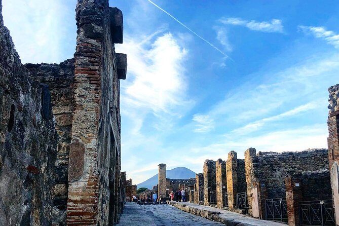 Enjoy Pompeii & Mt. Vesuvius: Semi-Private Tour from Positano - Pompeii’s western highlights tour (2 hours) with real local storytelling