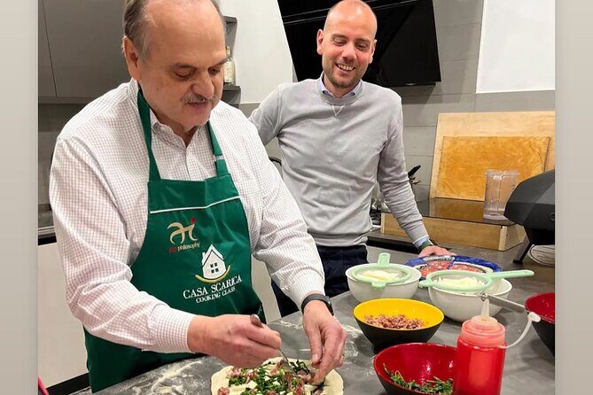 Food gastronomic tour - Pizza school in a local pizzeria: making dough and eating it hot