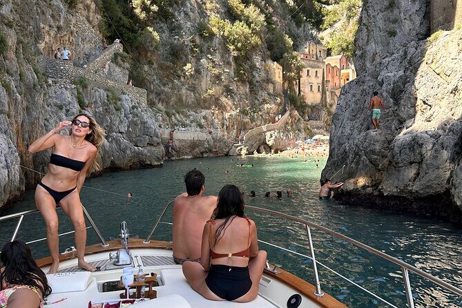 Full-day Exclusive Private boat tour on the Amalfi coast - Lunch and the food question you’re really asking