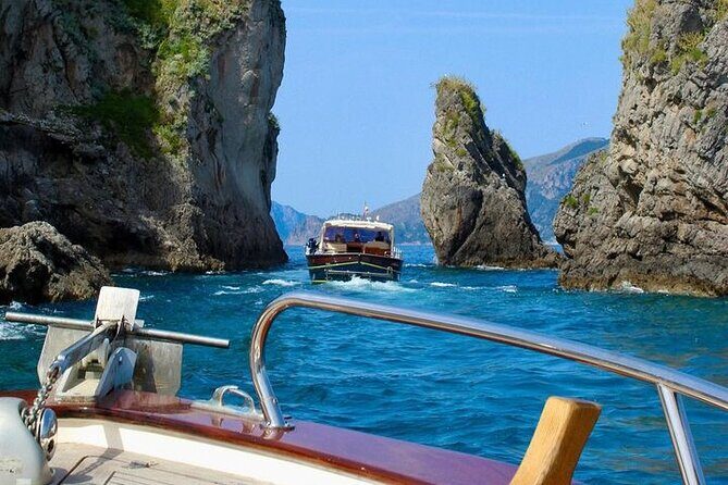 Full Day Private Boat Tour Along the Amalfi Coast - Why the guide matters more than you think