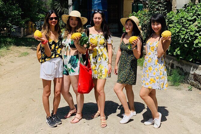 Guided tour of the history and tradition of the Sorrento lemon - The Pizzo garden: a 19th-century estate vibe under the trees