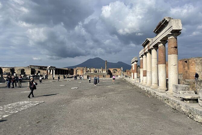 Guided Tour Pompeii And Vesuvius from Positano Skip the Line - Pompeii skip-the-line: a guided 2 hours in the western part of the city
