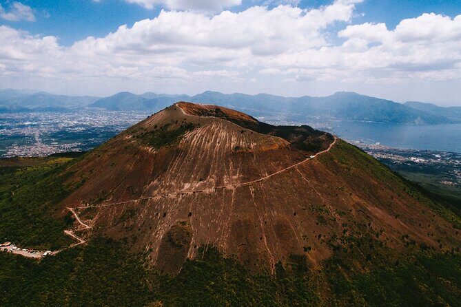 Guided Tour Pompeii And Vesuvius from Positano Skip the Line - What to expect on the ground: walking, time, and pacing