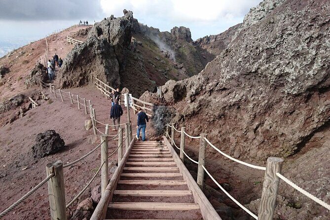 Guided Tour Pompeii And Vesuvius from Positano Skip the Line - Who should book this Pompeii and Vesuvius tour?