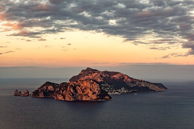 Half day to discover the fascinating island of Capri - Positano departure: start easy, not stressful