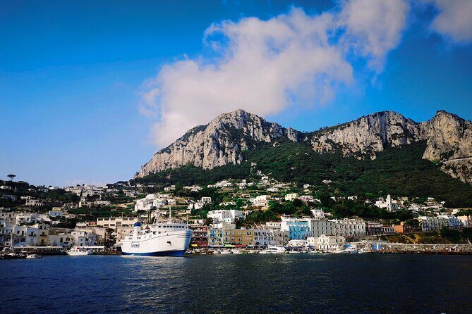 Half day to discover the fascinating island of Capri - Capri time on land: use the 2-hour window well