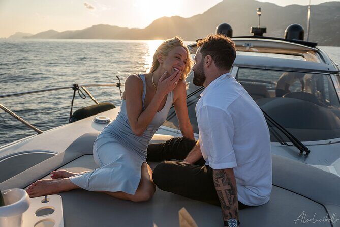 He said yes! Marriage Proposal at Sunset - Who this proposal boat is best for