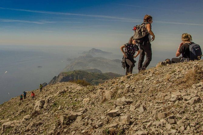 Hiking on Faito Mountain from Sorrento - The trail on Faito: about 6 km in forest shade