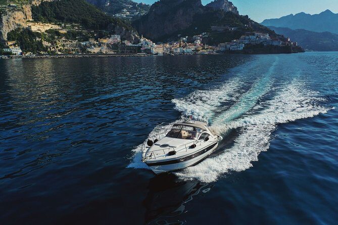 Luxury Cruises - The Boat Setup: Comfort While You’re in and Out of the Water