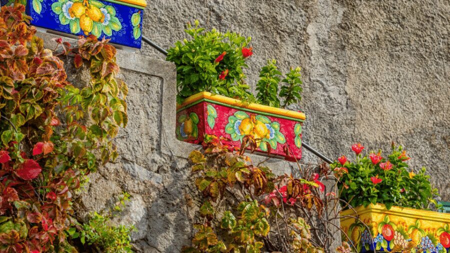 Minicrociera Positano Amalfi - The boat ride itself: island passes and big-coast views