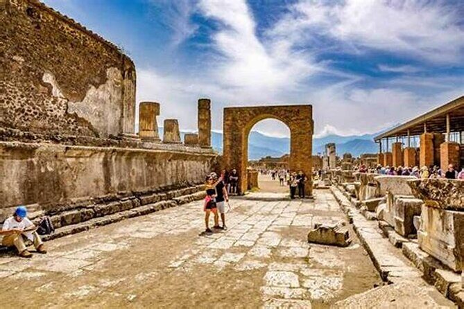 Pompeii Tour with Lunch and Wine Tasting from Positano - Comfort, Group Size, and the One Thing to Watch