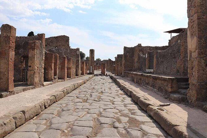 Pompeii Tour with Lunch and Wine Tasting from Positano - The Morning Pickup and the Ride to Pompeii