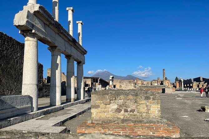 Pompeii, Vesuvius & wine tasting from Positano all inclusive - How long this really feels: 8 to 9 hours, plus the walking pace