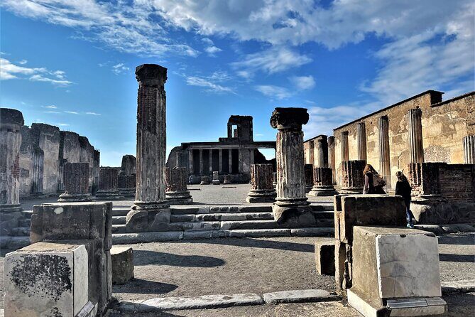 Pompeii & Vesuvius with Lunch & Wine Tasting from Amalfi Coast - Pompeii’s Ruins: How a Two-Hour Visit Can Still Click
