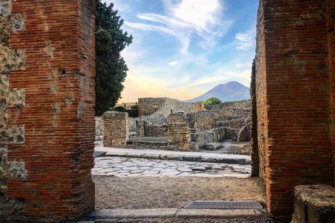 Pompeii & Vesuvius with Lunch & Wine Tasting from Positano - Guided Pompeii highlights: Basilica, Forum, baths, and everyday life