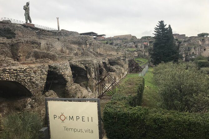 Pompeii Wine Tasting Tour from Positano - From Positano at 8:00 am: the smooth rhythm of the day