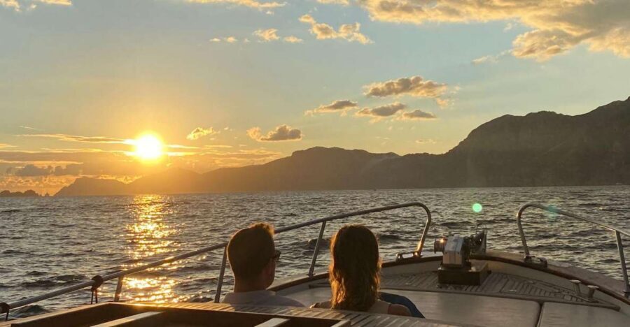 Positano: Amalfi Coast Sunset Group Boat Tour with Prosecco - On Board: Prosecco, Soft Drinks, and the Kind of Relaxing Pace You Want