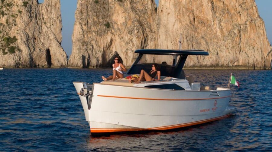 Positano: Boat Tour of Capri with Drinks and Snacks - Getting on board at Positano’s main pier (and what to bring)