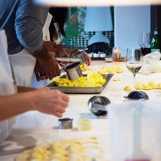Positano: Small Group Cooking Class with Prosecco & Dessert - Wine, Prosecco, and the pace that keeps you cooking