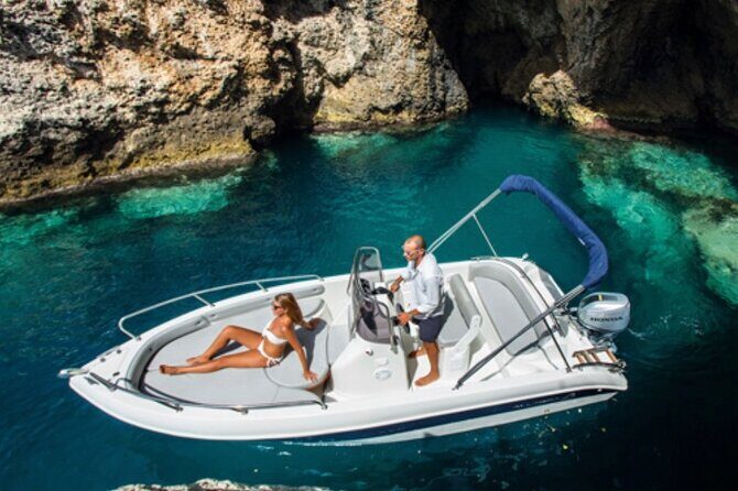 Private Day Boat Trip to Capri and Blue Grotto from Positano - Getting going from Positano: the meeting point that prevents headaches