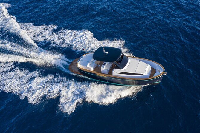 Private Full-day Luxury Boat Tour to Capri from Amalfi Coast - Capri city centre: short walk time that still feels like the real deal