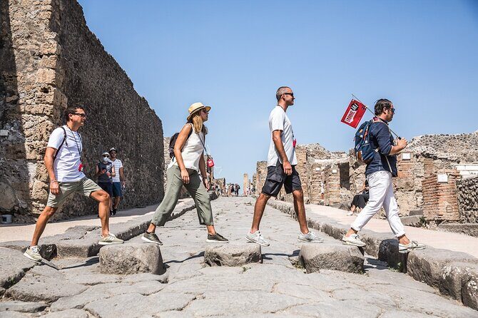 Private Skip-the-Line Pompeii & Mt. Vesuvius Tour from Positano - Vesuvius National Park: The Crater Edge, the Uneven Path, and the Gulf Views