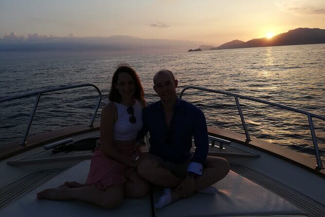 Private Sunset Cruise with Prosecco Onboard - Why a Private Positano Sunset Cruise Beats the Shoreline Crowd