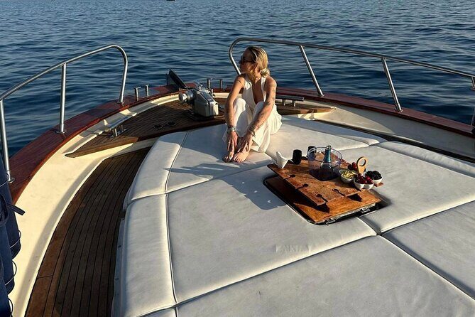 Shared Sunset Cruise from Positano with Drinks & Snacks 1.5-Hour - Onboard comfort and the small-group advantage