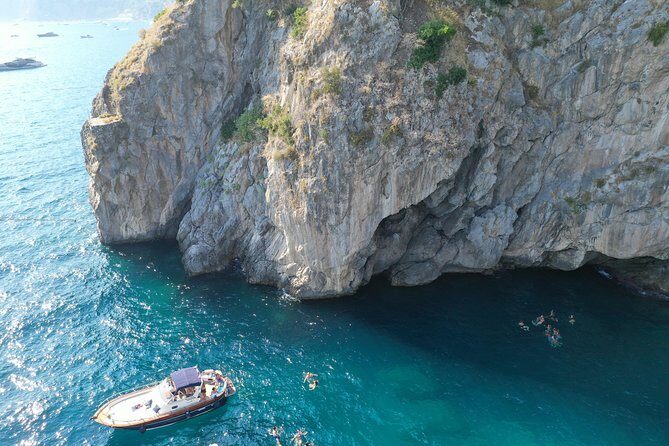 Small Group Boat Tour: Discover the Amalfi Coast from Positano - Crew energy: what the best guides do with a small group