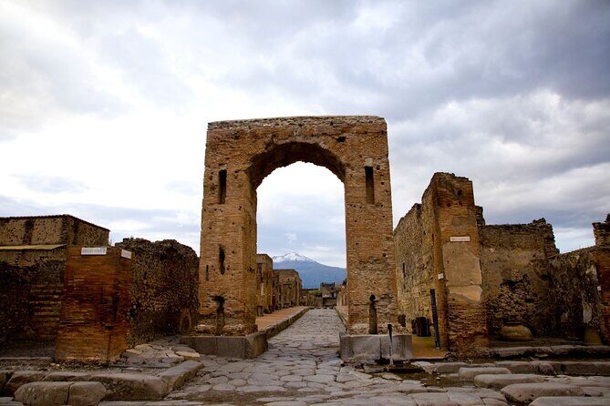 Small Group Guided Pompeii Tour from Positano - Walking, sun, and rain: plan like a local
