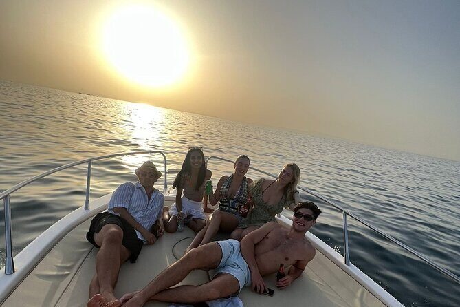 Sunset cruise on Amalfi Coast - Private boat reality: up to 12 people, all your space