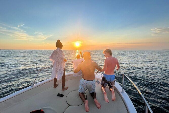 Sunset cruise on Amalfi Coast - Stop 1 on the Sorrento coast: swim, music, and first-round aperitif