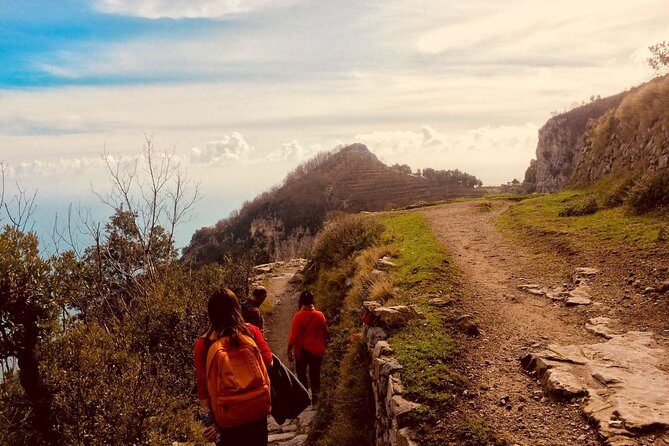 Trail of the gods with local guide Saveria Fiore "Ladybug" - Should You Book the Trail of the Gods With Ladybug?